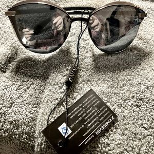NIB KingSeven Polarized Cat Eye Sunglasses